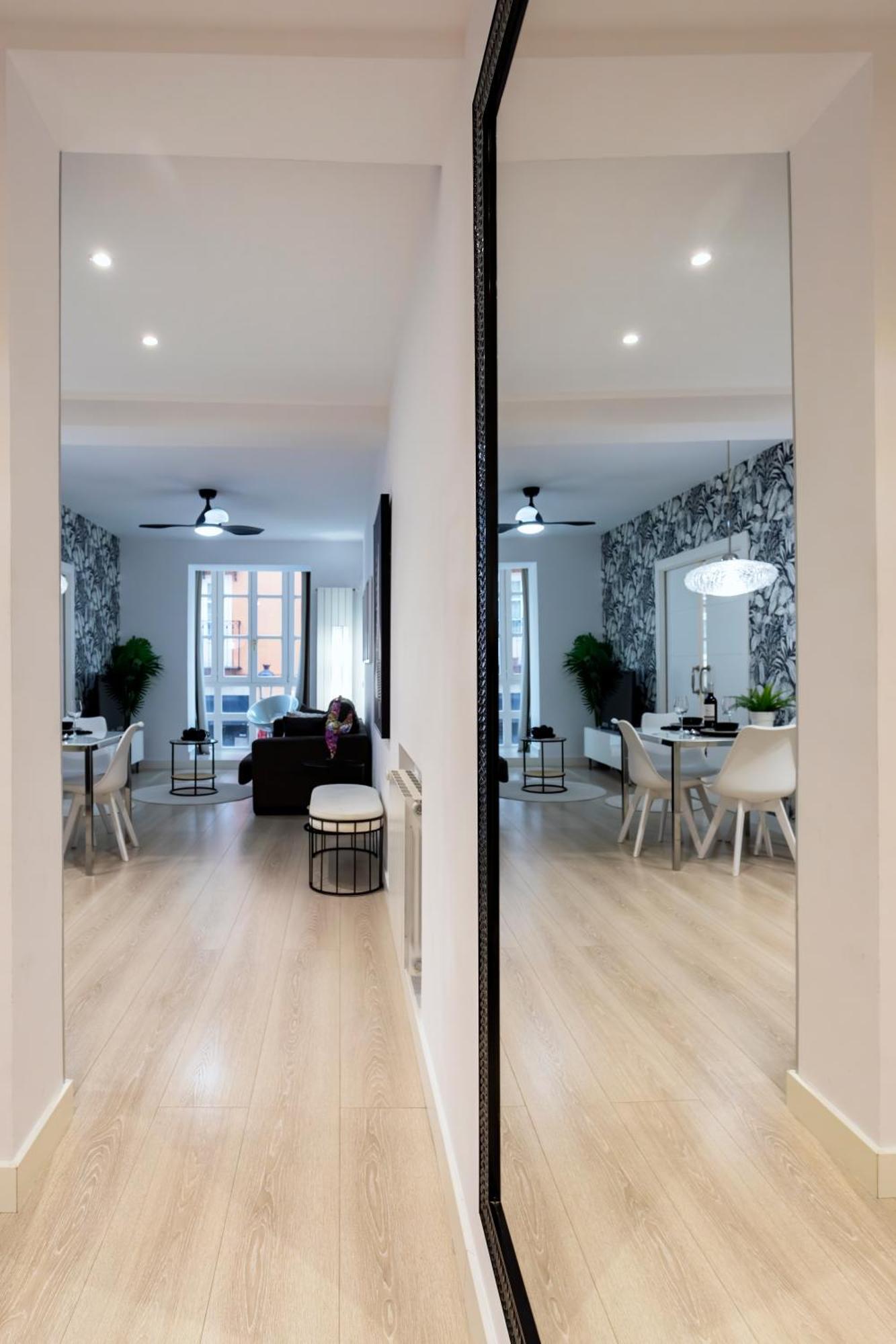Spacio Menina By Unique Rooms Burgos Exterior photo